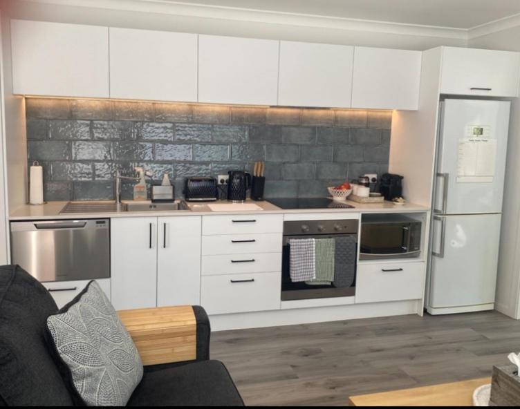 Raumati Guest House Paraparaumu Bagian luar foto