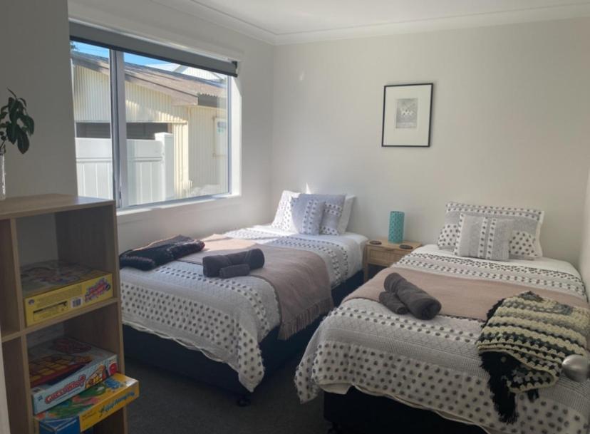 Raumati Guest House Paraparaumu Bagian luar foto